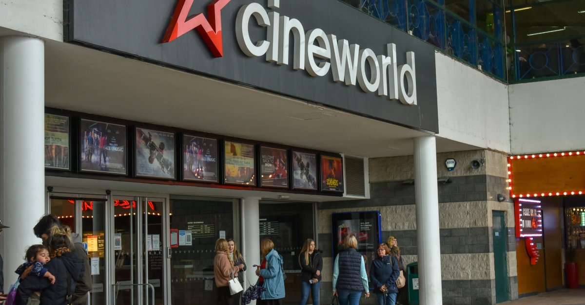 Cineworld, is to shut down its movie theatres in the UK and US this