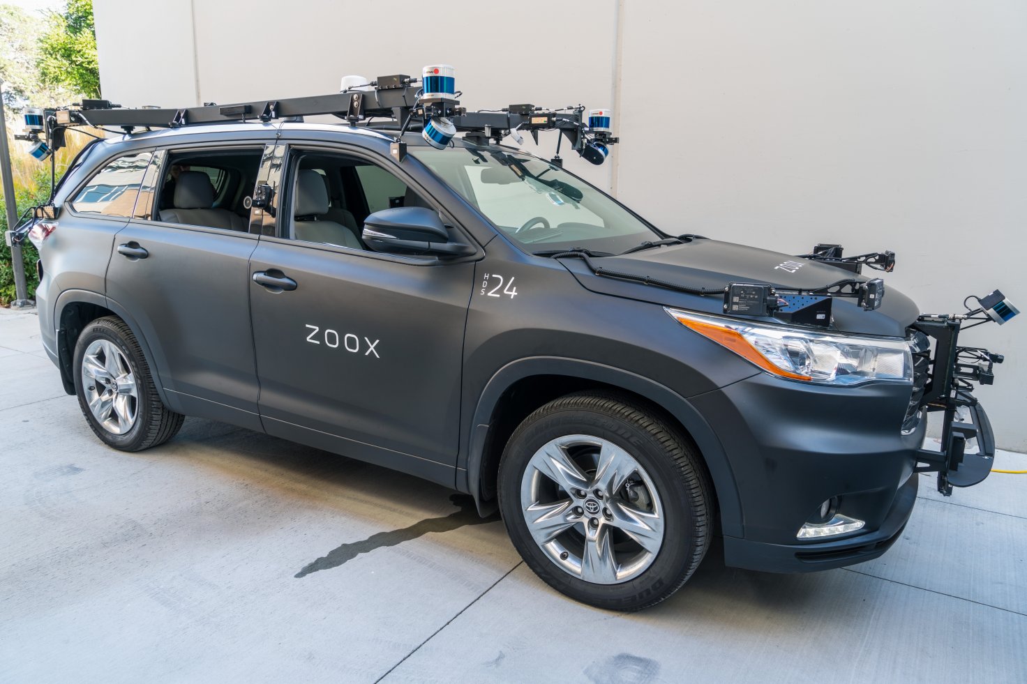 Amazon is said to be in talks to acquire selfdriving startup Zoox