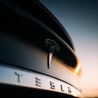 Tesla предлагает подписку на автопилот за $199 в месяц 
