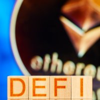 What does DeFi mean? 