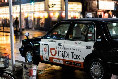 Агрегатор такси Didi потерял треть пользователей после IPO