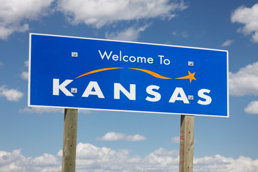 Welcome to Kansas sign 