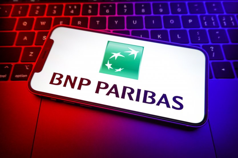 BNP Paribas logo seen displayed on a smartphone