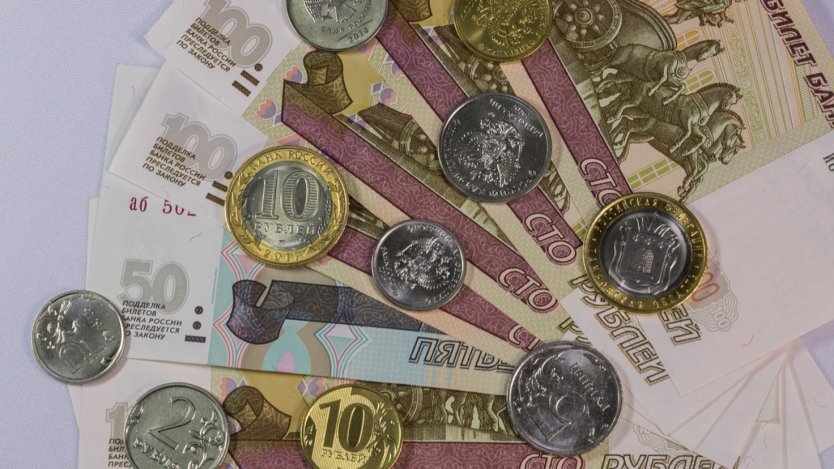 Курс евро к рублю обновил максимум с декабря 2014 года