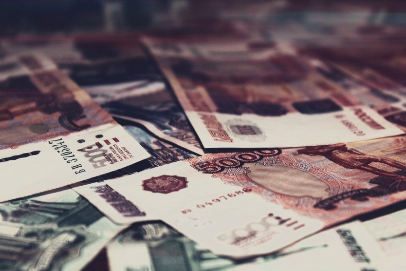 Курс доллара превысил 76 российских рублей впервые с апреля 