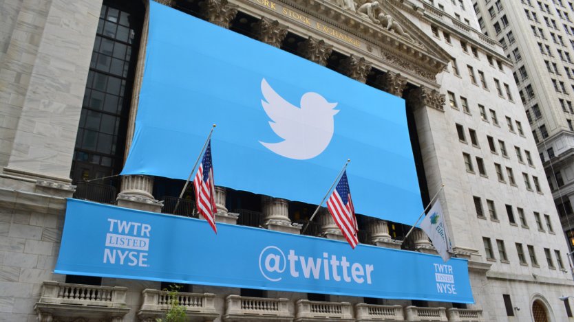 Акции Twitter просели на 6,5% после самого масштабного взлома внутри сети