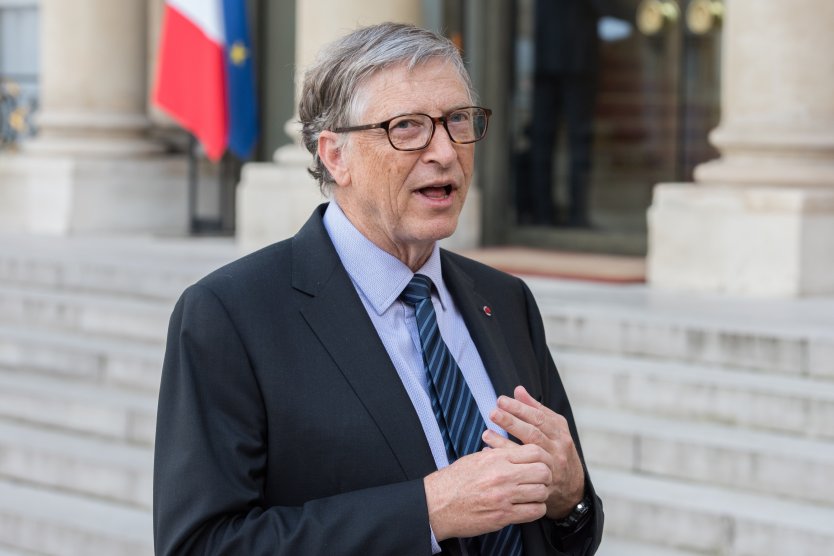 Билл Гейтс вышел из совета директоров Microsoft из-за романа с сотрудницей