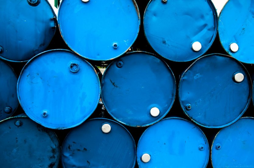 Цены на нефть снижаются на фоне отчета о запасов нефти в США