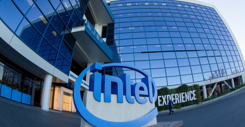 Власти США разрешили Intel вести бизнес c Huawei