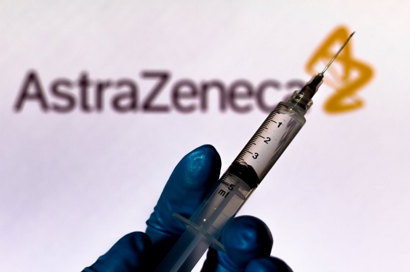 Правительство Великобритании попросило регулятор оценить вакцину AstraZeneca