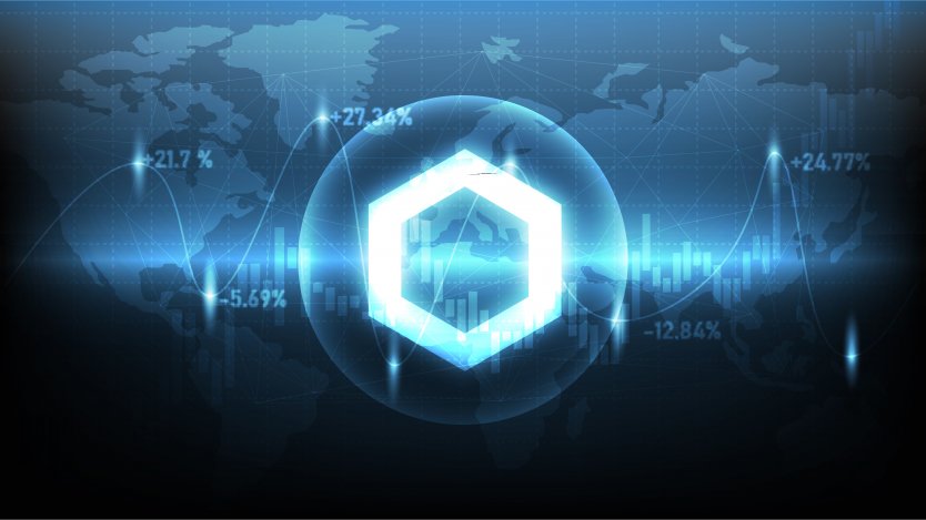 Chainlink logo against blue world map with images of pricing data – Photo: Shutterstock