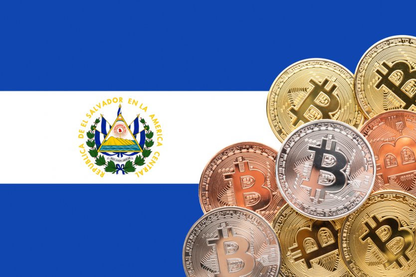 El Salvadoran flag and Bitcoins