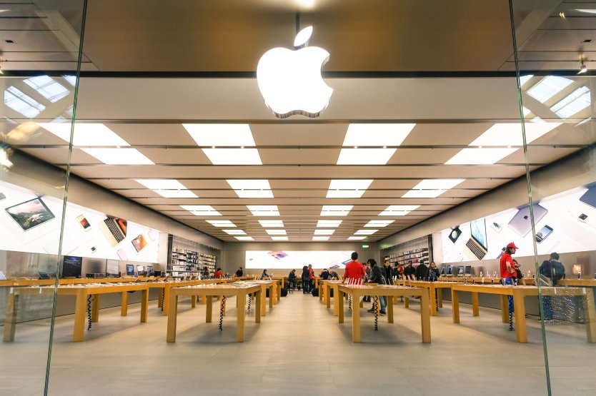 Apple стала единственной компанией с капитализацией $3 трлн