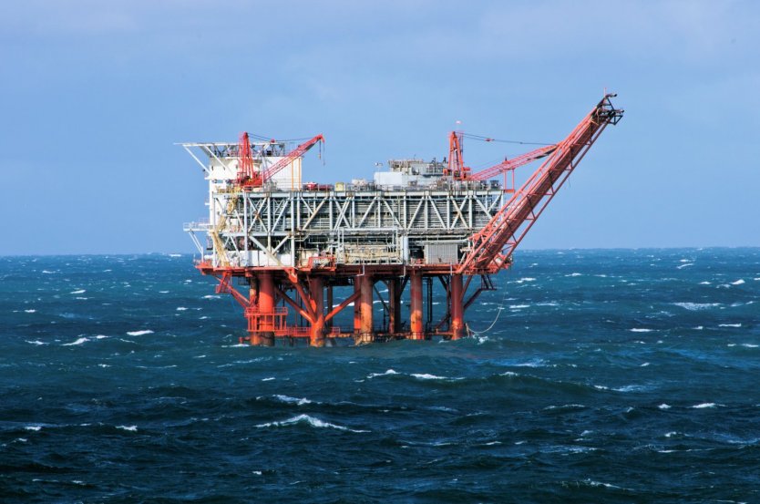 Цены на нефть выросли из-за шторма в Мексиканском заливе